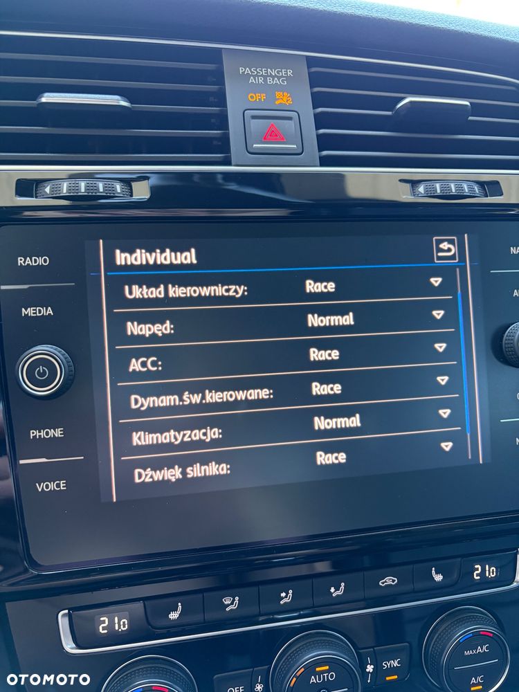 Volkswagen Golf R 4Motion (BlueMotion Technology) DSG - 25