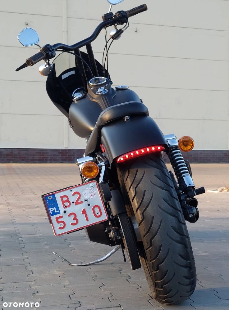 Harley-Davidson Dyna Street Bob - 12