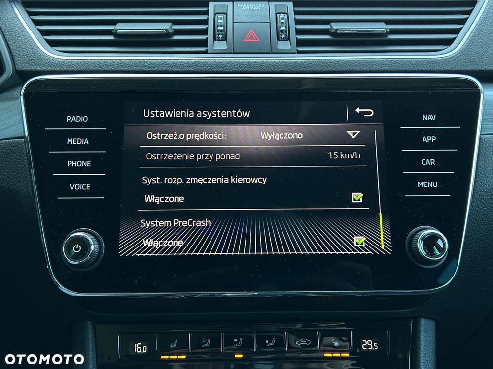 Skoda Superb 2.0 TDI 4x4 Style DSG - 33