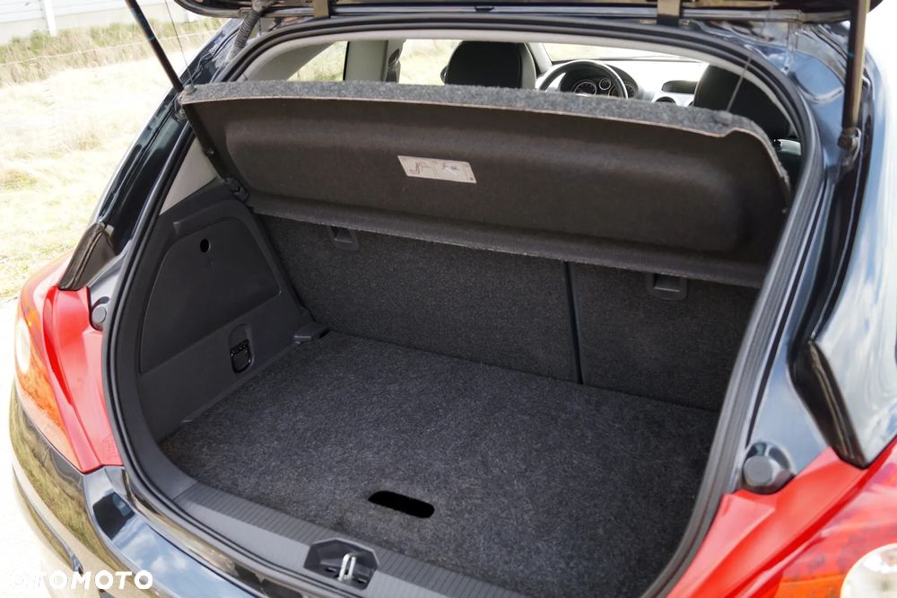 Opel Corsa 1.4 16V Cosmo - 21