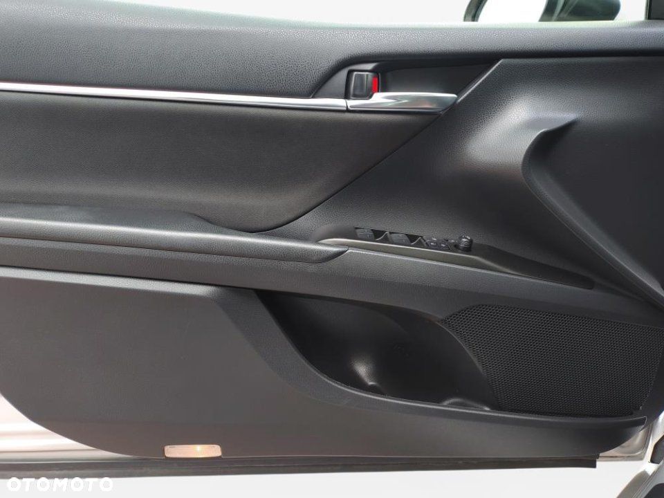 Toyota Camry - 20