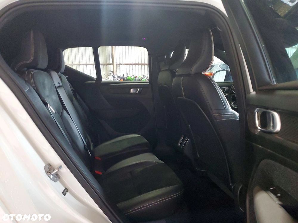 Volvo XC 40 T5 AWD R-Design - 9