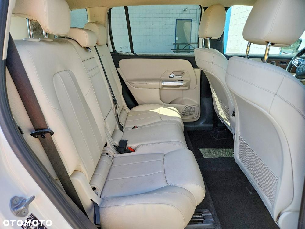Mercedes-Benz GLB - 10