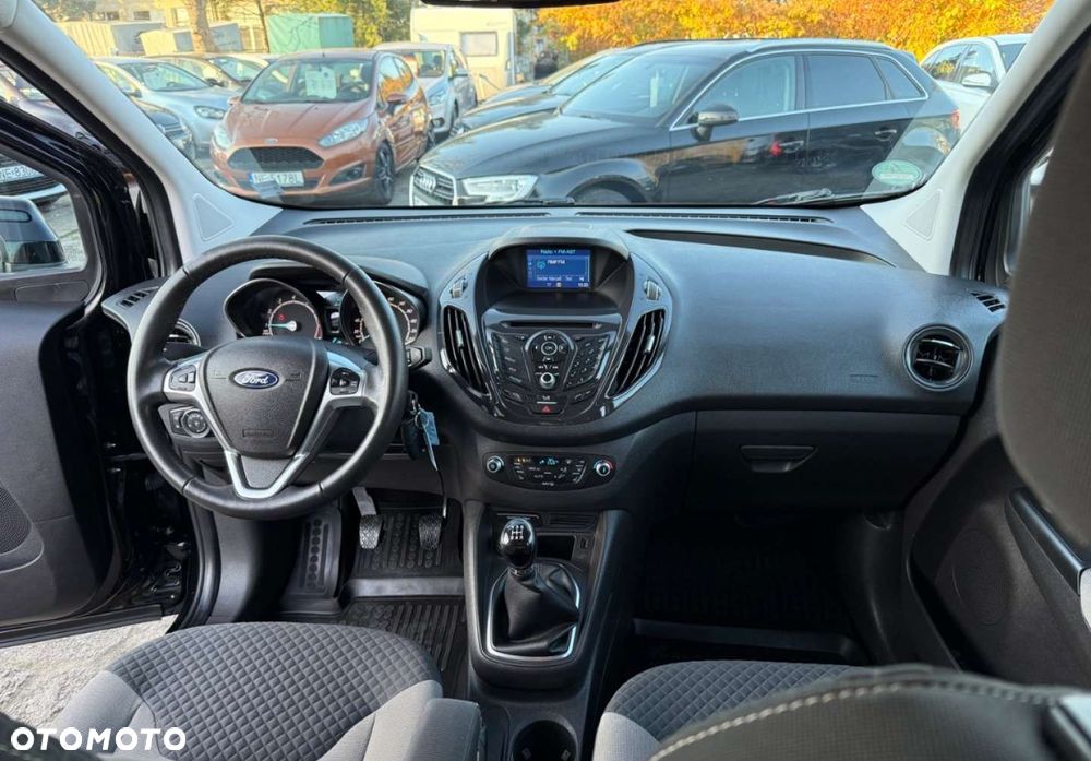 Ford Tourneo Courier - 26