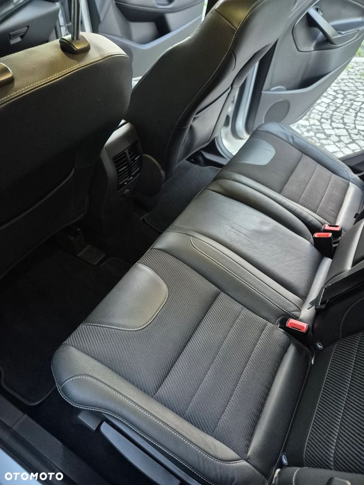 Ford Kuga 2.0 TDCi 2x4 Titanium - 20
