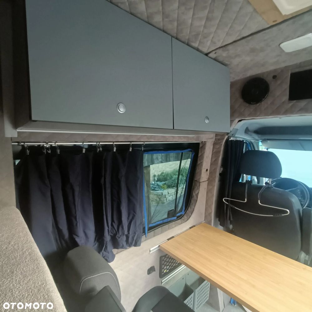 Mercedes-Benz Sprinter - 11