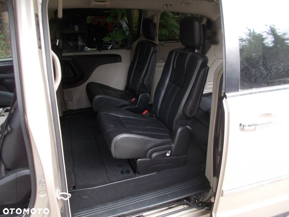 Chrysler Town & Country 3.6 Touring - 14