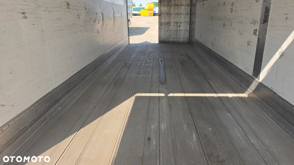 Schmitz 7.500netto IZOTERMA 7.30x.2.25 IDEALNA NA GARAŻ MAGAZYN  MOŻLIWOŚĆ TRANSPORTU - 7