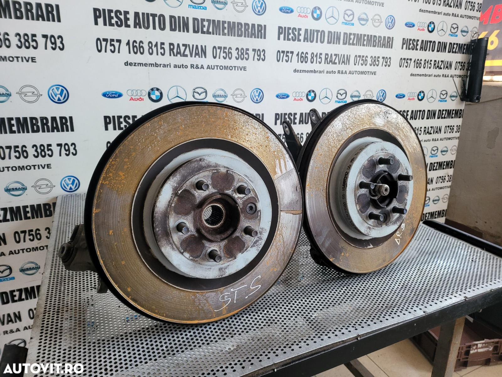 Fuzete Fuzeta Stanga Dreapta Spate Cu Rulment Land Rover Range Rover Sport L494 Discovery Vogue 3.0 Diesel Motor 306DT An 2014-2015-2016-2017-2018 22.000 Km - 2