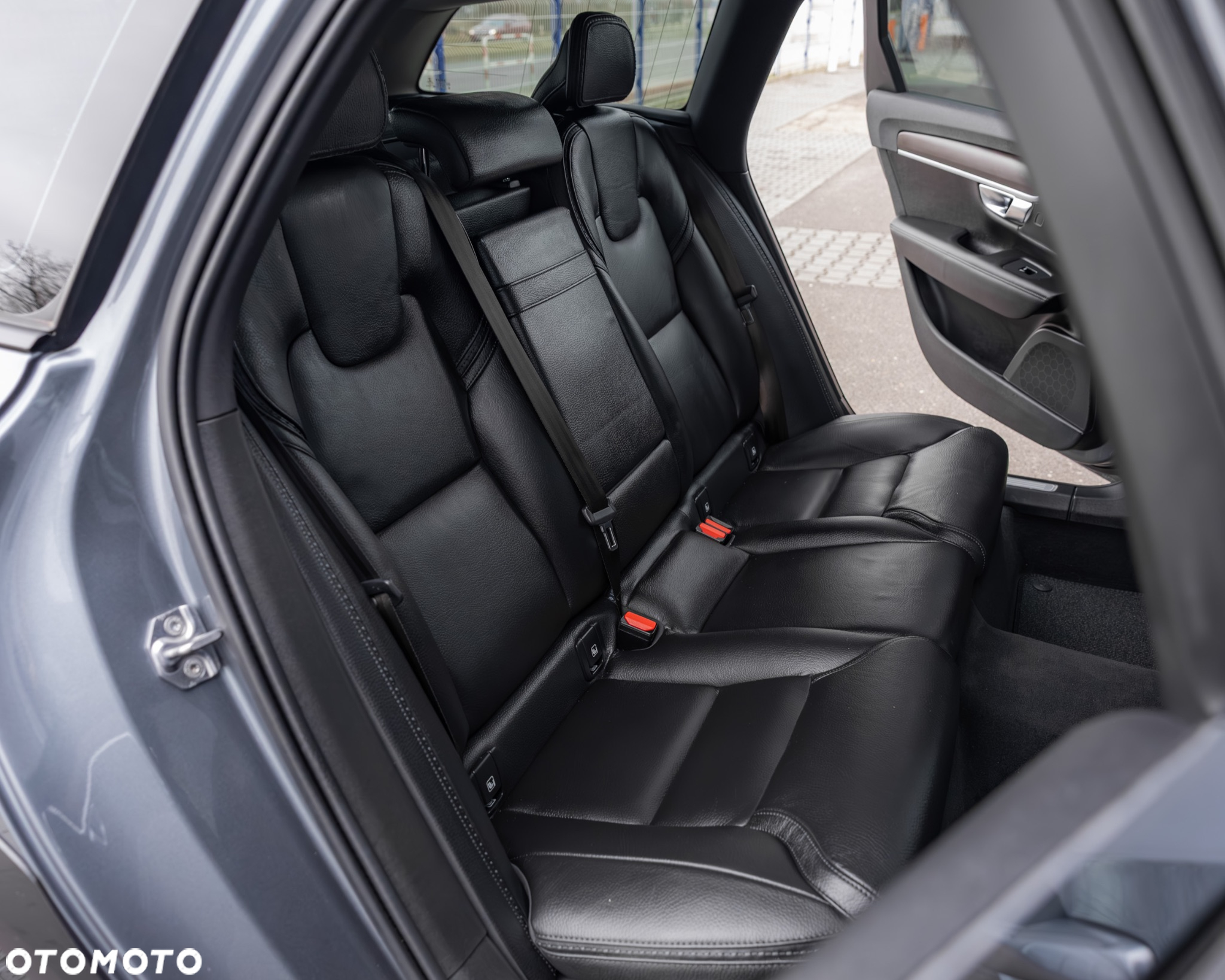 Volvo V90 Cross Country D5 AWD Geartronic - 33