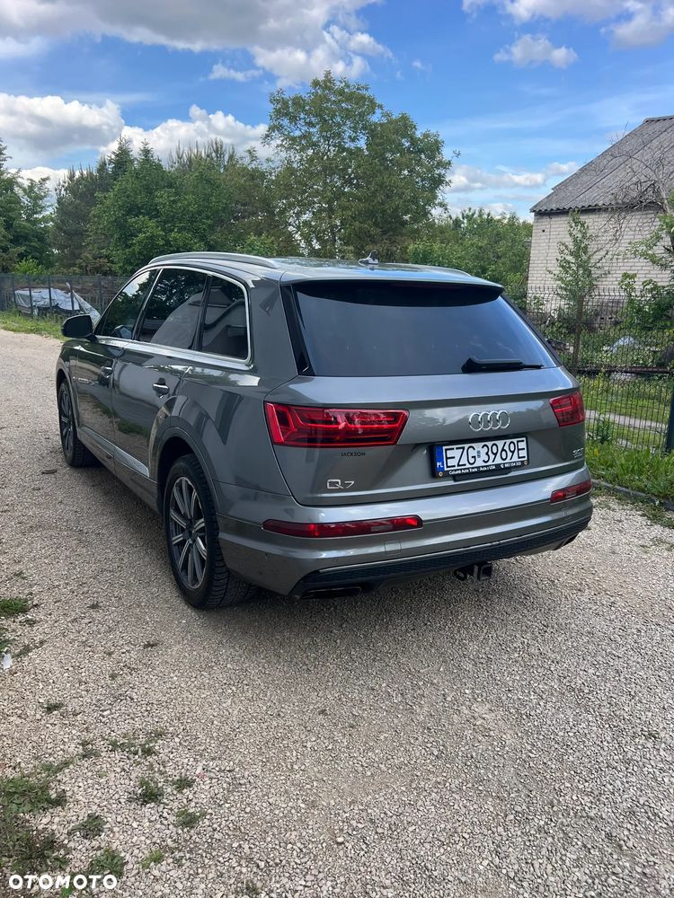 Audi Q7 3.0 TFSI Quattro Tiptr - 12