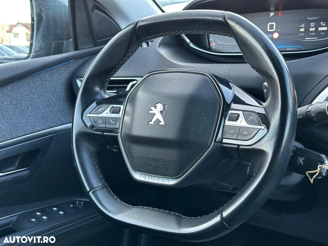 Peugeot 5008 - 9