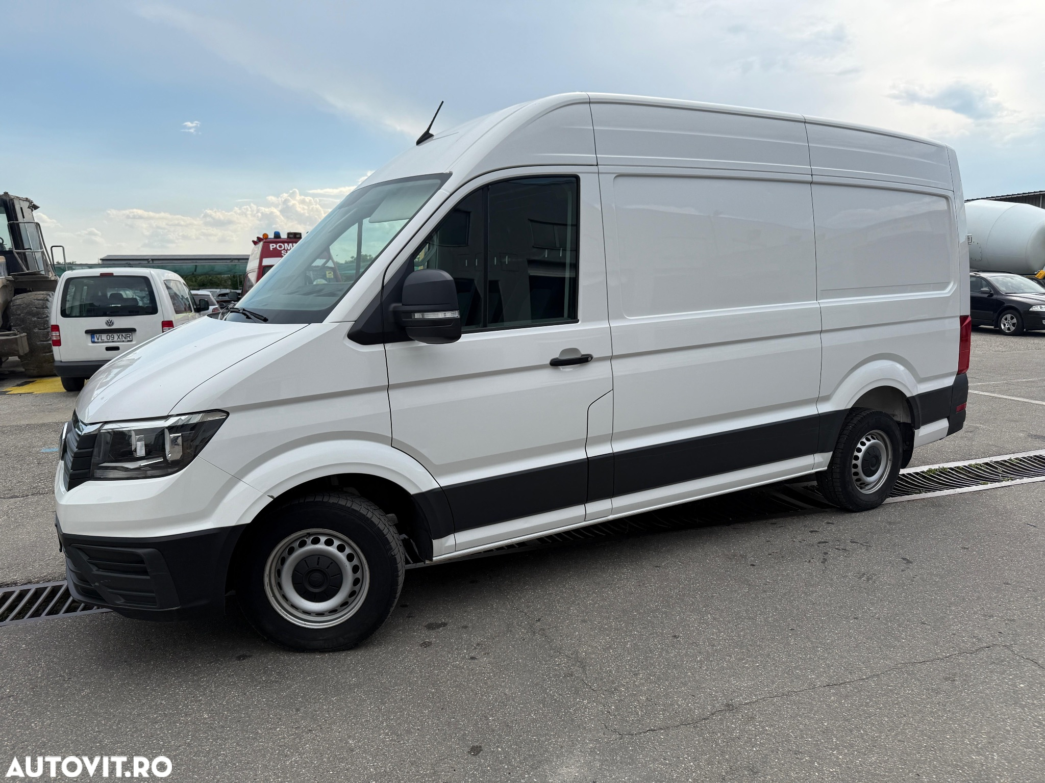 Volkswagen CRAFTER 35 Furgon  L3H3 - 11
