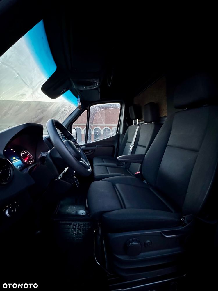 Mercedes-Benz Sprinter - 12