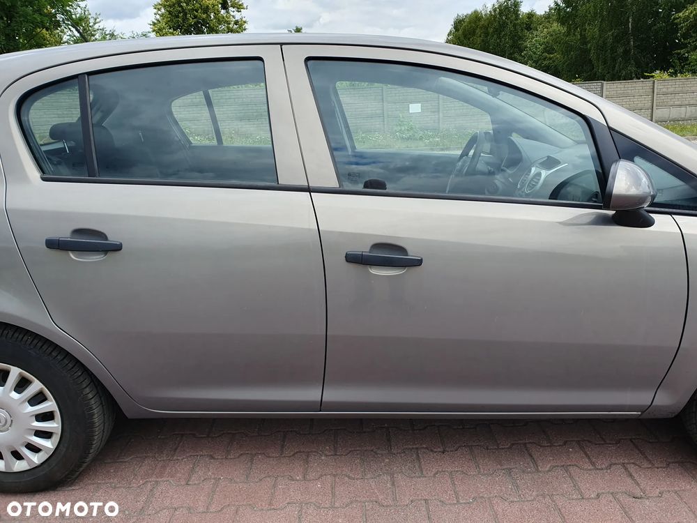 Opel Corsa 1.2 16V Cosmo - 9