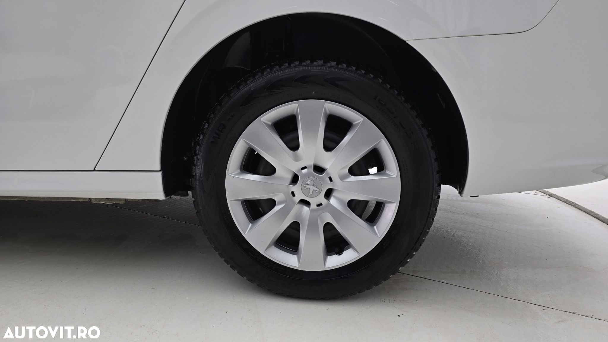 Peugeot 301 1.5 BlueHDI FAP Active - 22