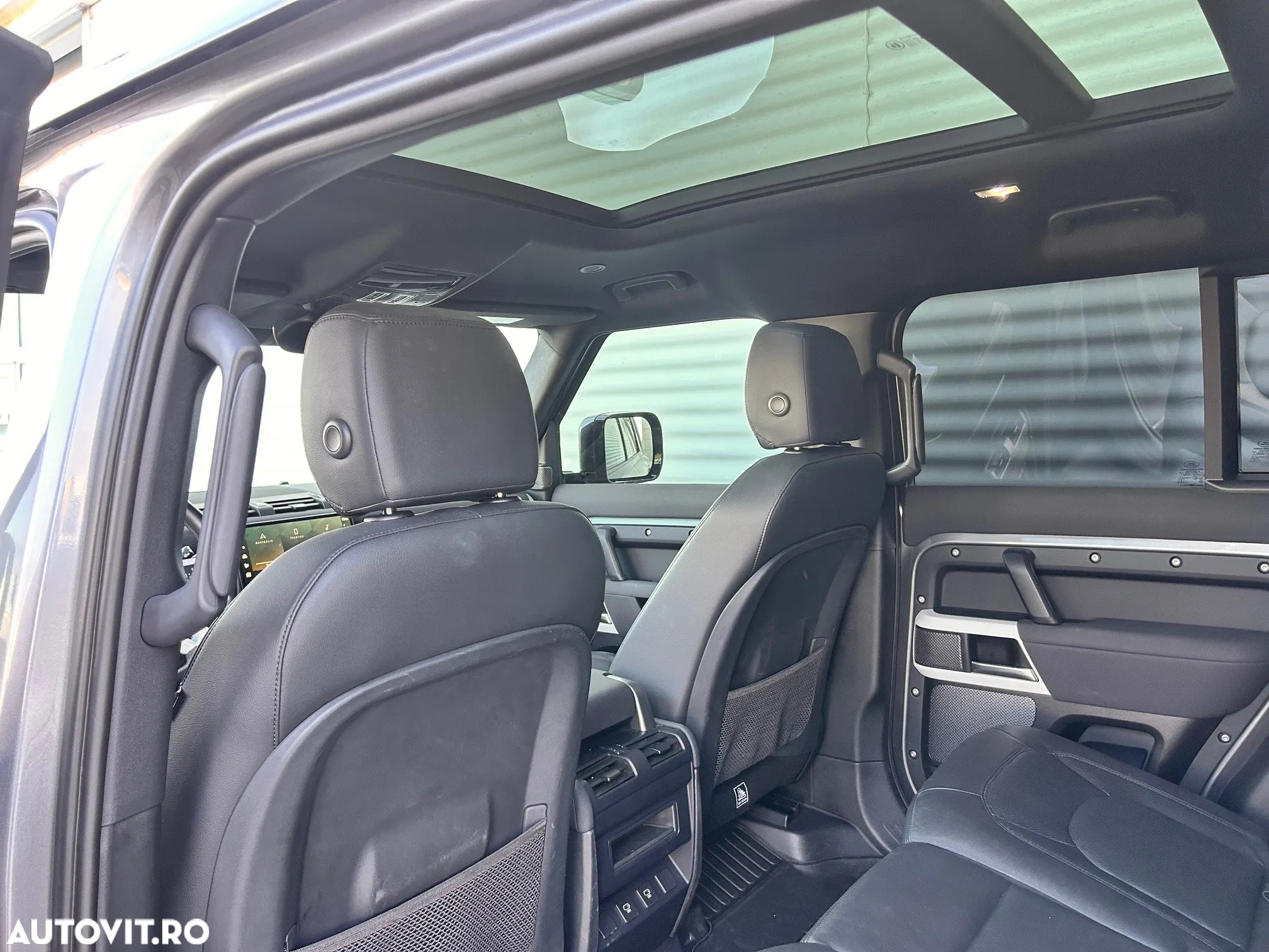 Land Rover Defender 110 3.0D 300 MHEV SE - 10