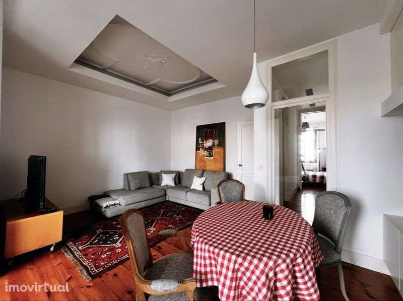 T2 totalmente remodelado e mobilado em Lisboa - Grande imagem: 2/8