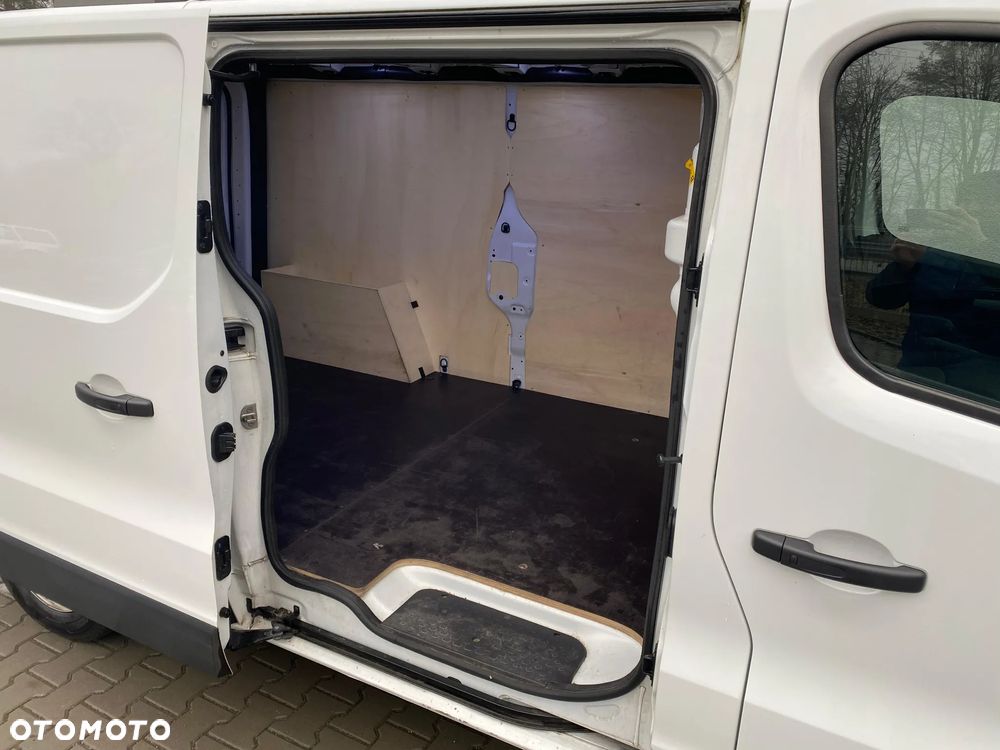 Renault TRAFIC L2H1 - 12