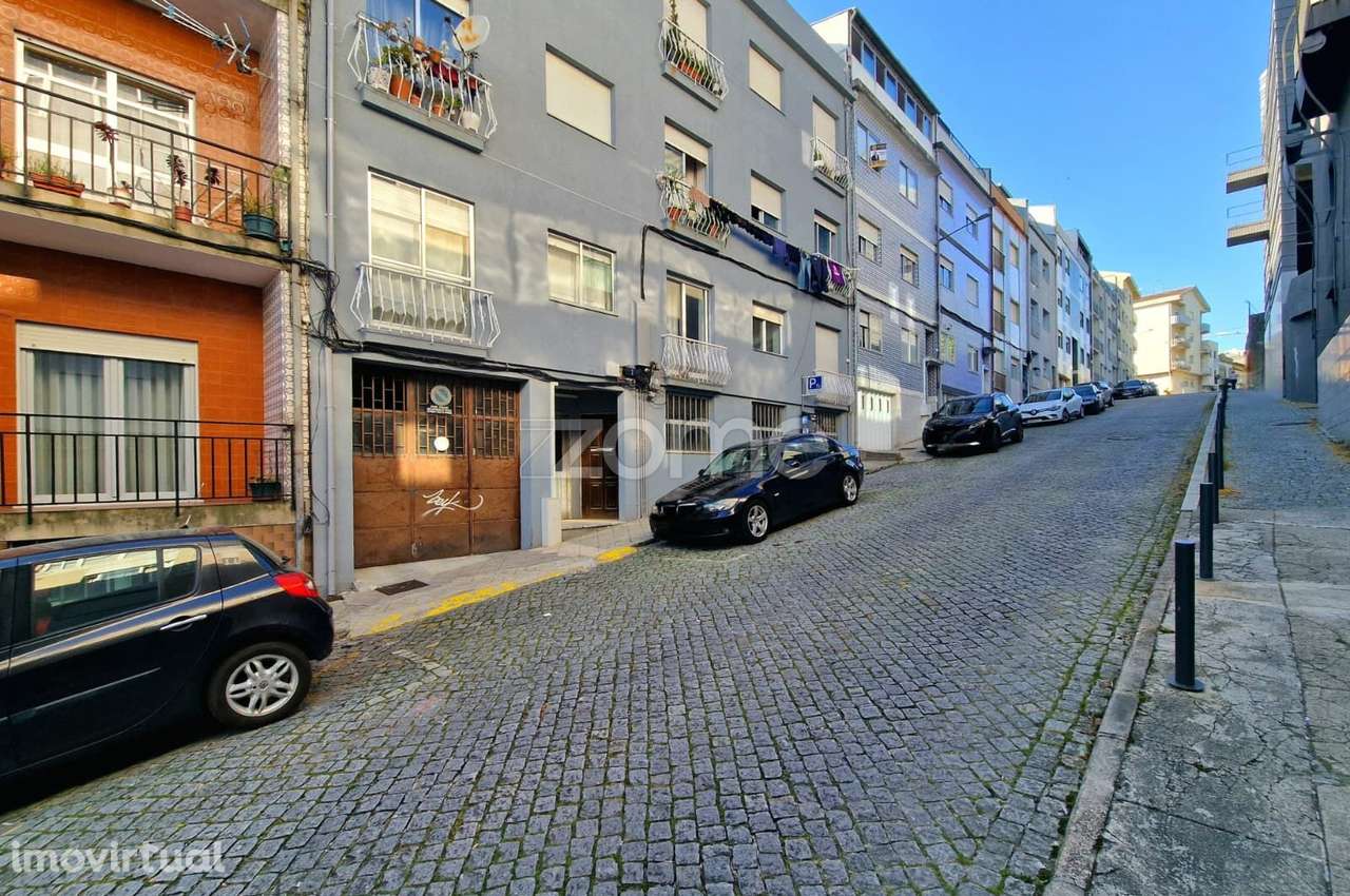 Apartamento T1 Renovado p/ arrendamento no centro histórico de Braga - Grande imagem: 4/26