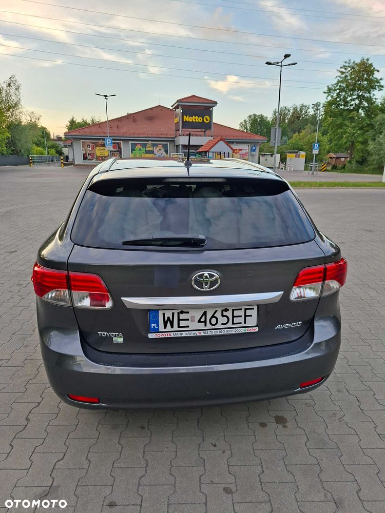 Toyota Avensis - 1
