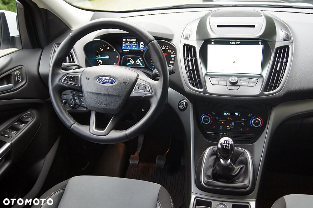 Ford Kuga - 26