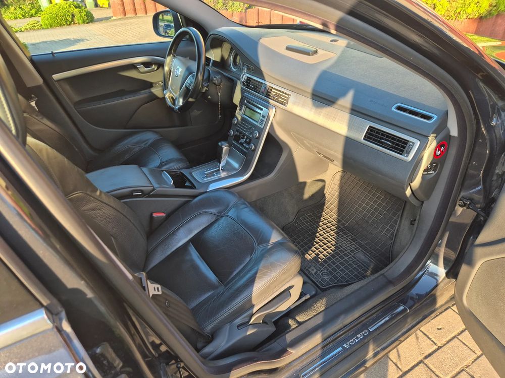 Volvo V70 D5 AWD Summum - 26