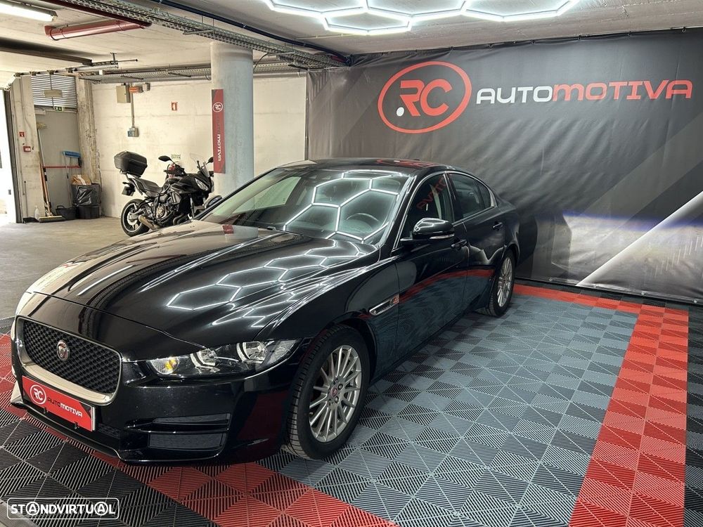 Jaguar XE 2.0 D Prestige - 3