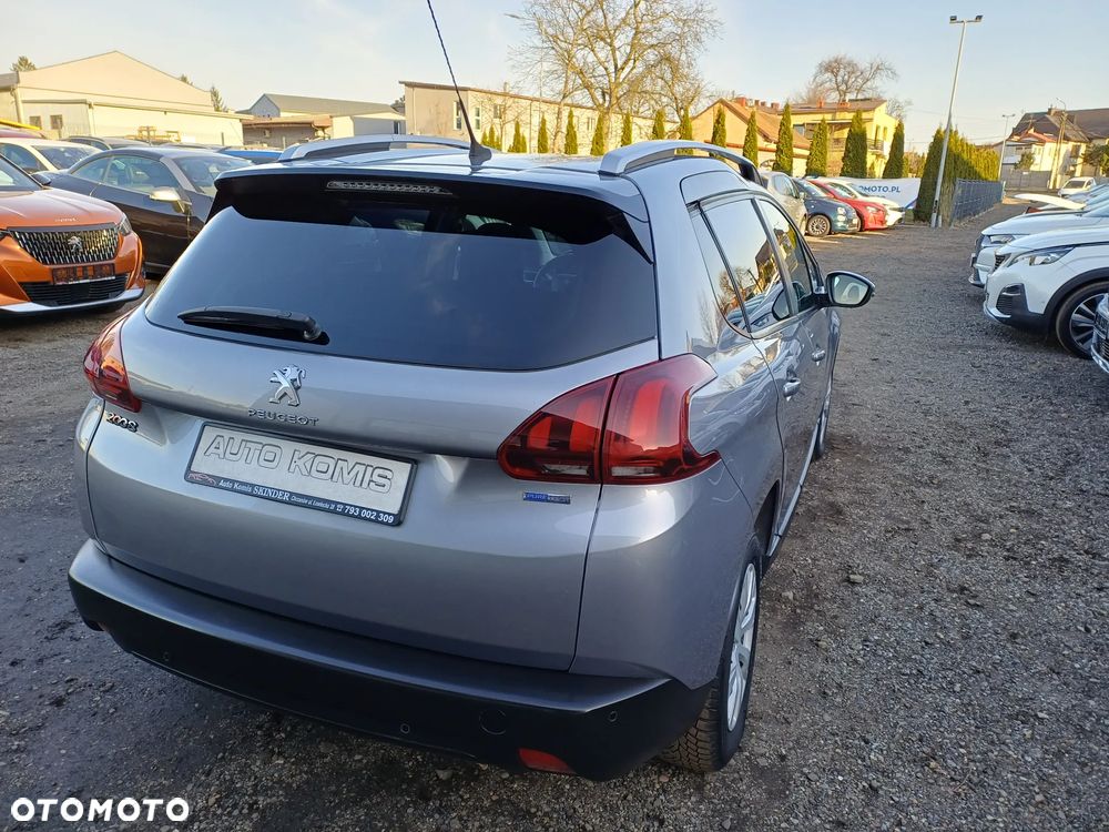 Peugeot 2008 1.2 Pure Tech Style - 7