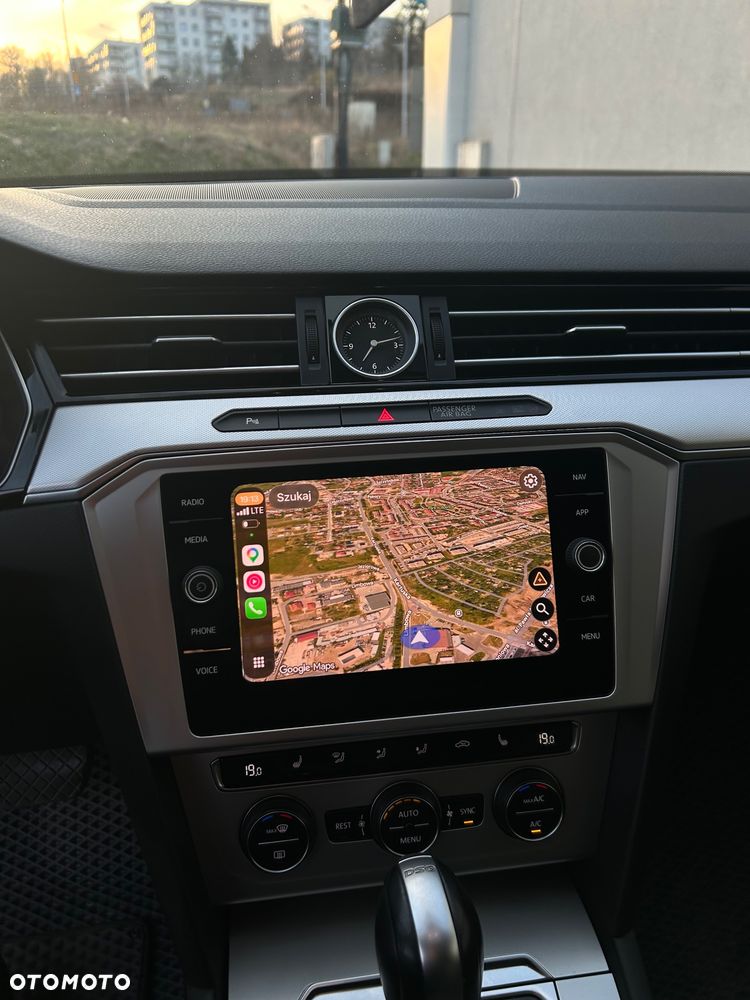 Volkswagen Passat 2.0 TDI SCR DSG Comfortline - 23