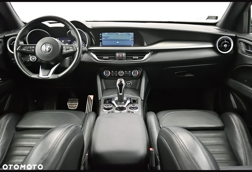 Alfa Romeo Stelvio 2.0 Turbo Veloce Q4 - 12