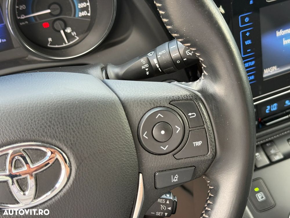 Toyota Auris 1.8 VVT-i Automatik Team Deutschland - 26
