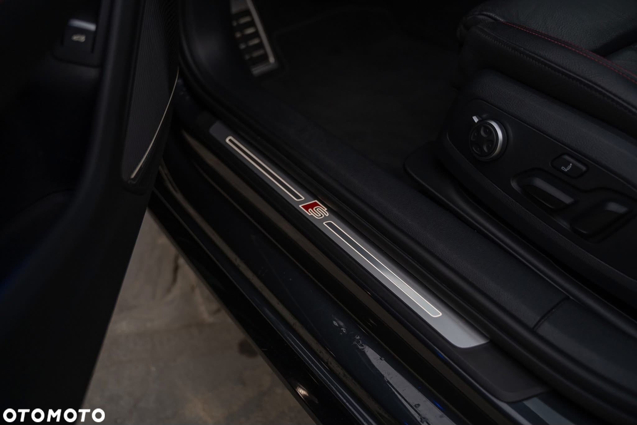 Audi A4 Avant 40 TDI quattro S tronic S line - 23