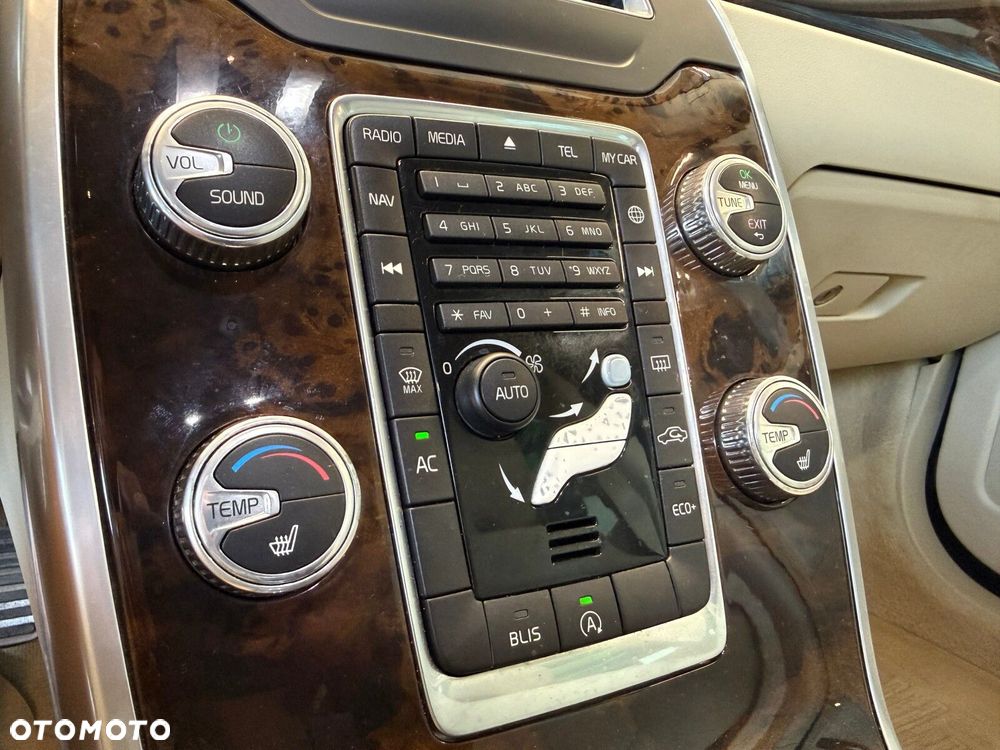Volvo XC 70 - 26
