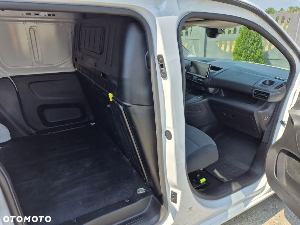 Opel COMBO - 17