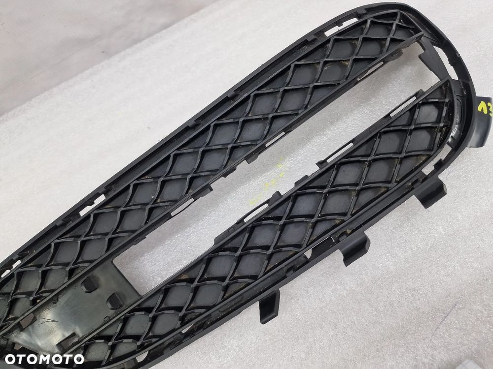 MERCEDES E-KLASSA W212 09- PRAWA KRATKA BOCZNA ZDERZAKA PRZEDNIEGO PRZÓD ( AVANGARDE ) , NR A2128851823 , NR AUKCJI C/138 - 4