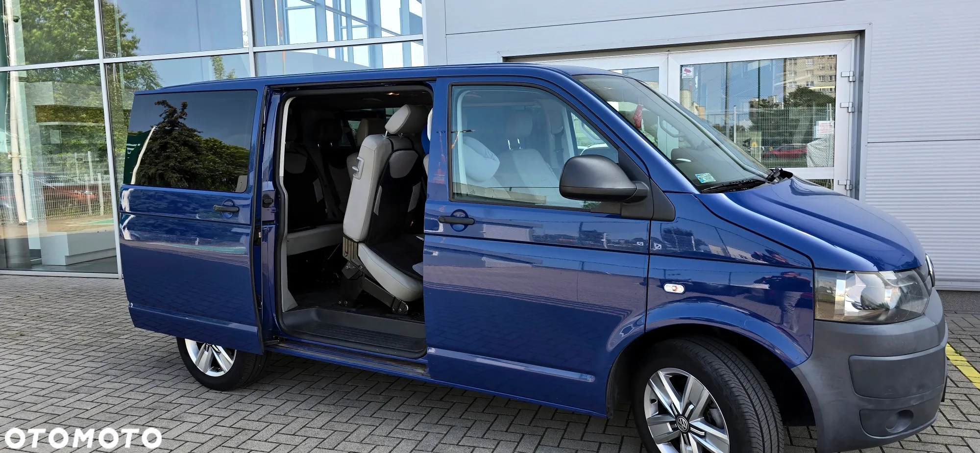 Volkswagen Caravelle - 5