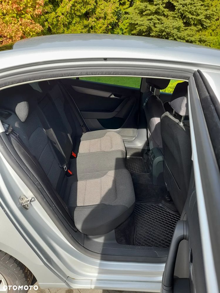 Volkswagen Passat 2.0 TDI Comfortline - 7