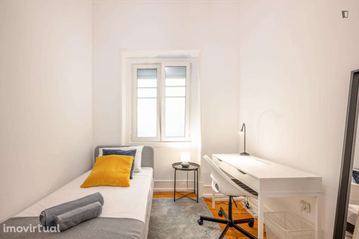 Quarto - localizado em Marquês de Pombal Lisbon - Grande imagem: 2/19