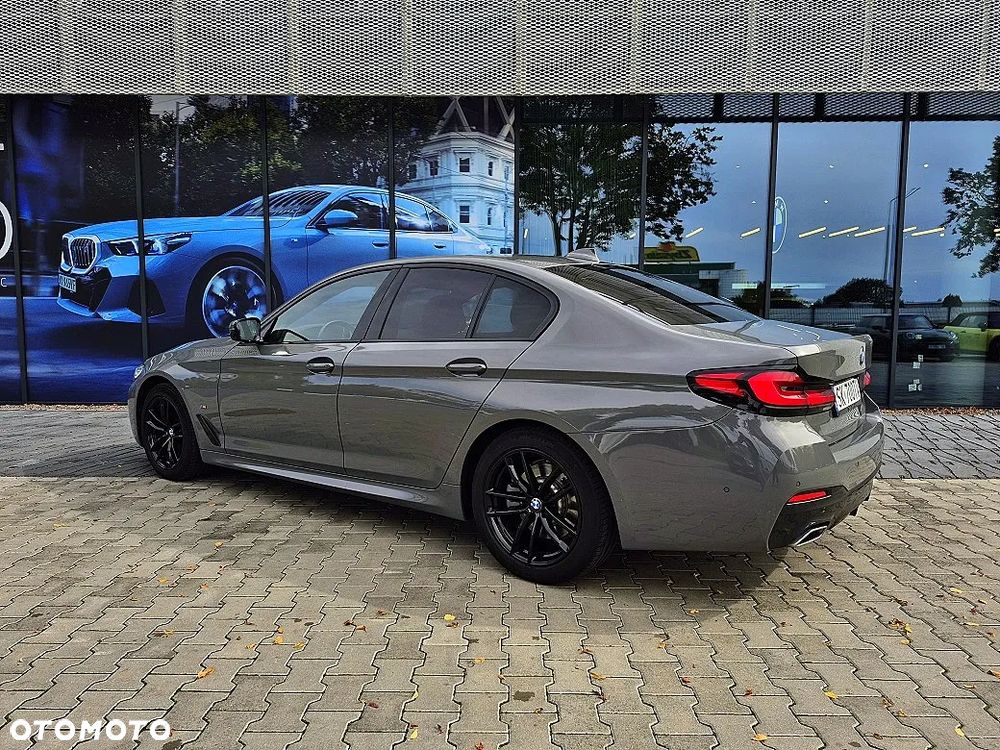 BMW Seria 5 520d xDrive - 7