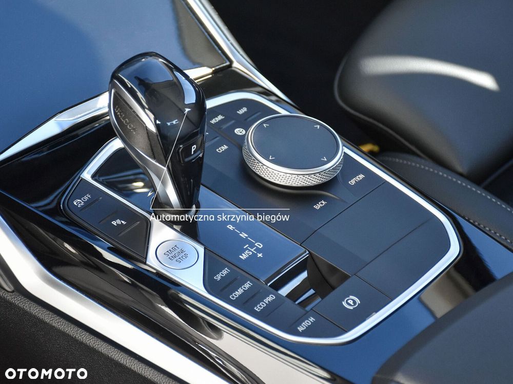 BMW Seria 3 318d Sport Line - 25