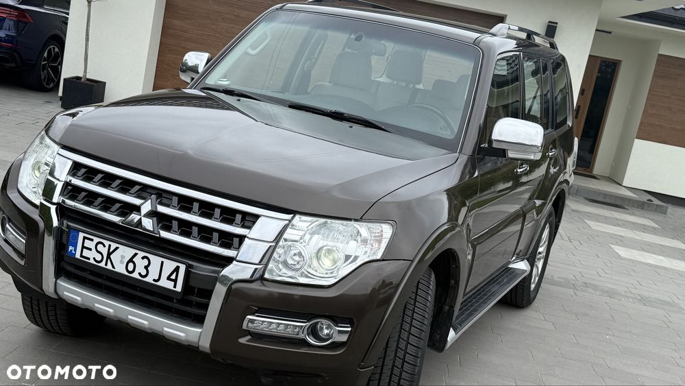 Mitsubishi Pajero - 1