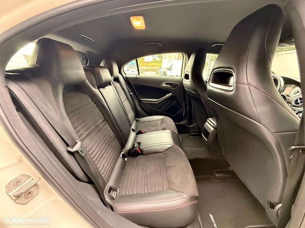 Mercedes-Benz A 180 CDI BE AMG Line - 13