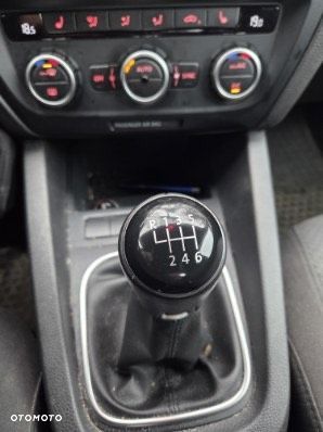 Volkswagen Jetta 1.2 TSI Comfortline - 12