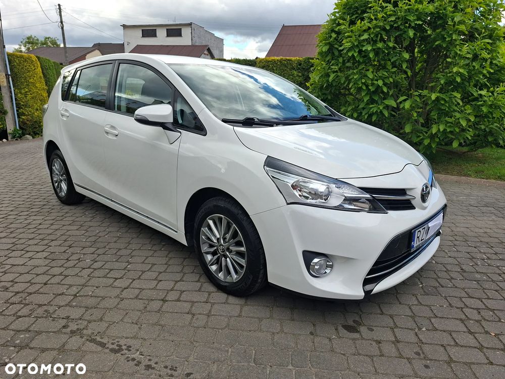 Toyota Verso 1.6 D-4D Premium - 11