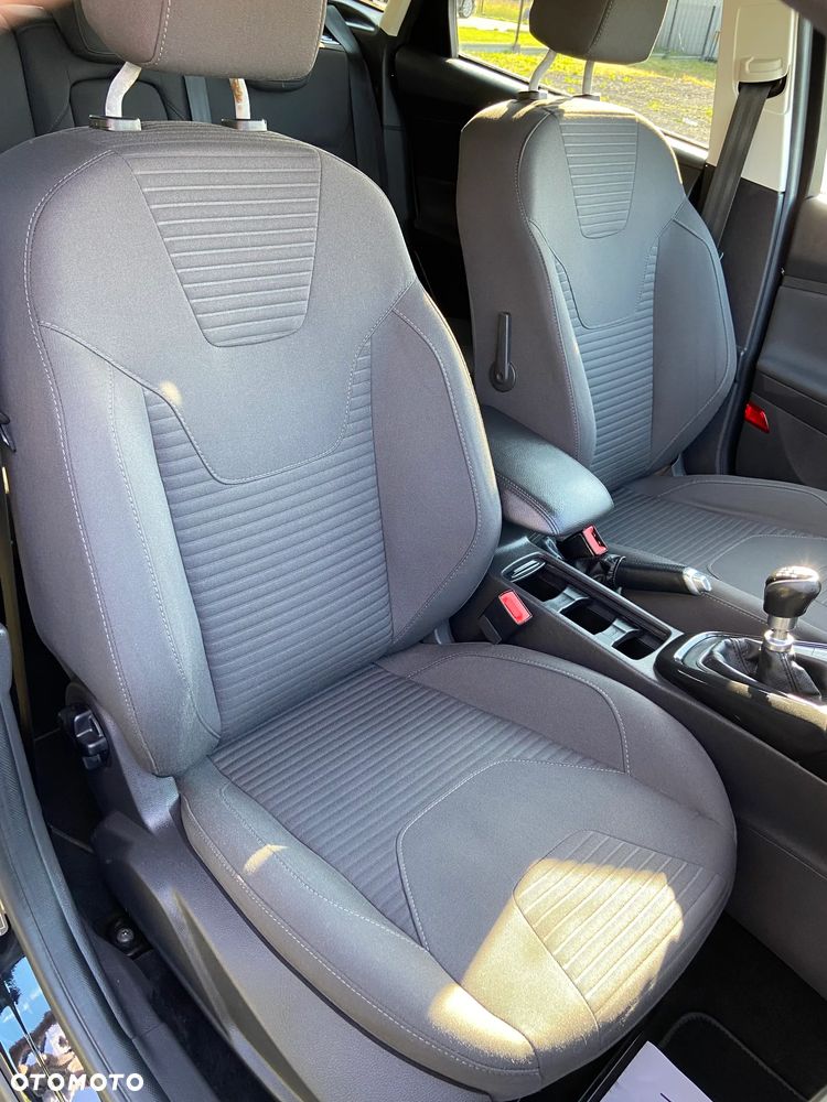 Ford Focus 1.0 EcoBoost Titanium - 24