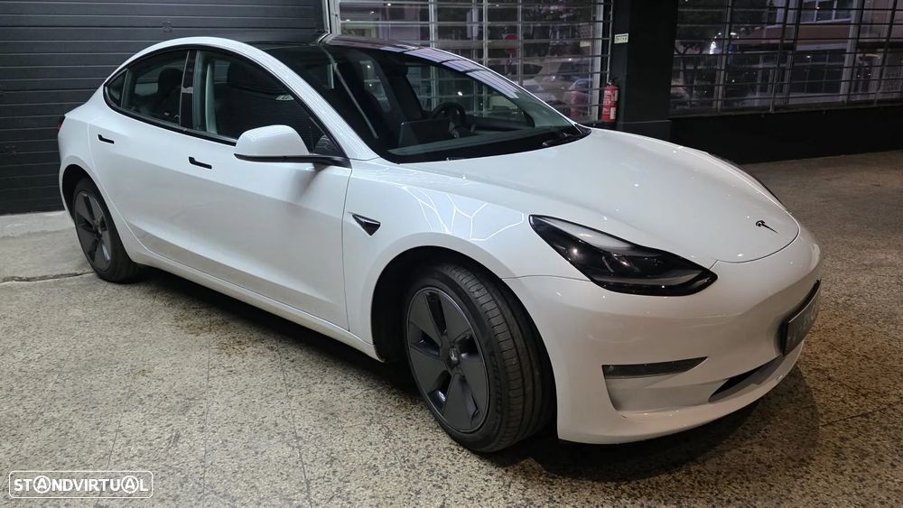 Tesla Model 3 Long Range Tração Traseira - 3