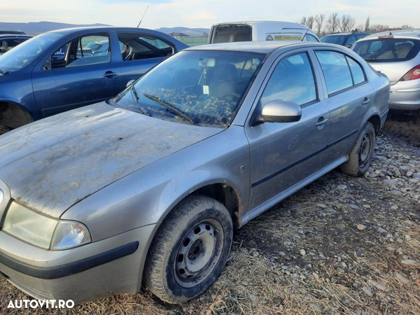 Dezmembrez Skoda Octavia 1