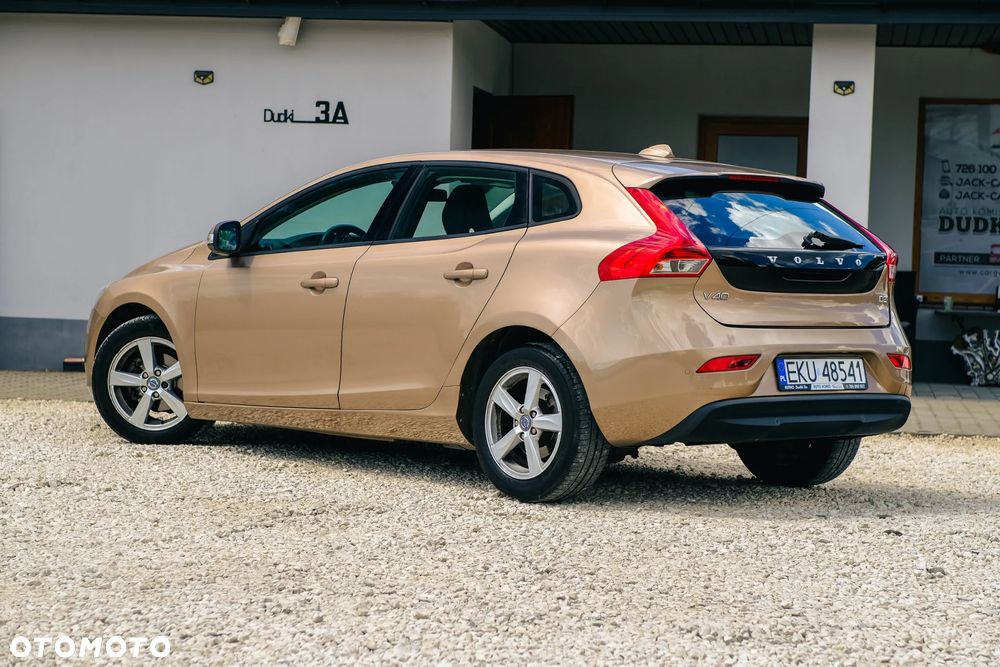Volvo V40 D2 - 9