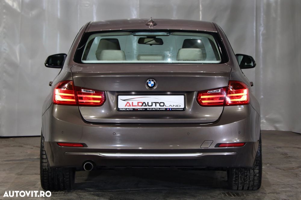 BMW Seria 3 318d Touring Modern Line - 37